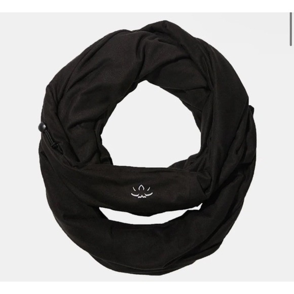 Beyond Yoga Accessories - Beyond Yoga Women's Black Hidden Zipper Pocket Packable Infinity Scarf One Size
